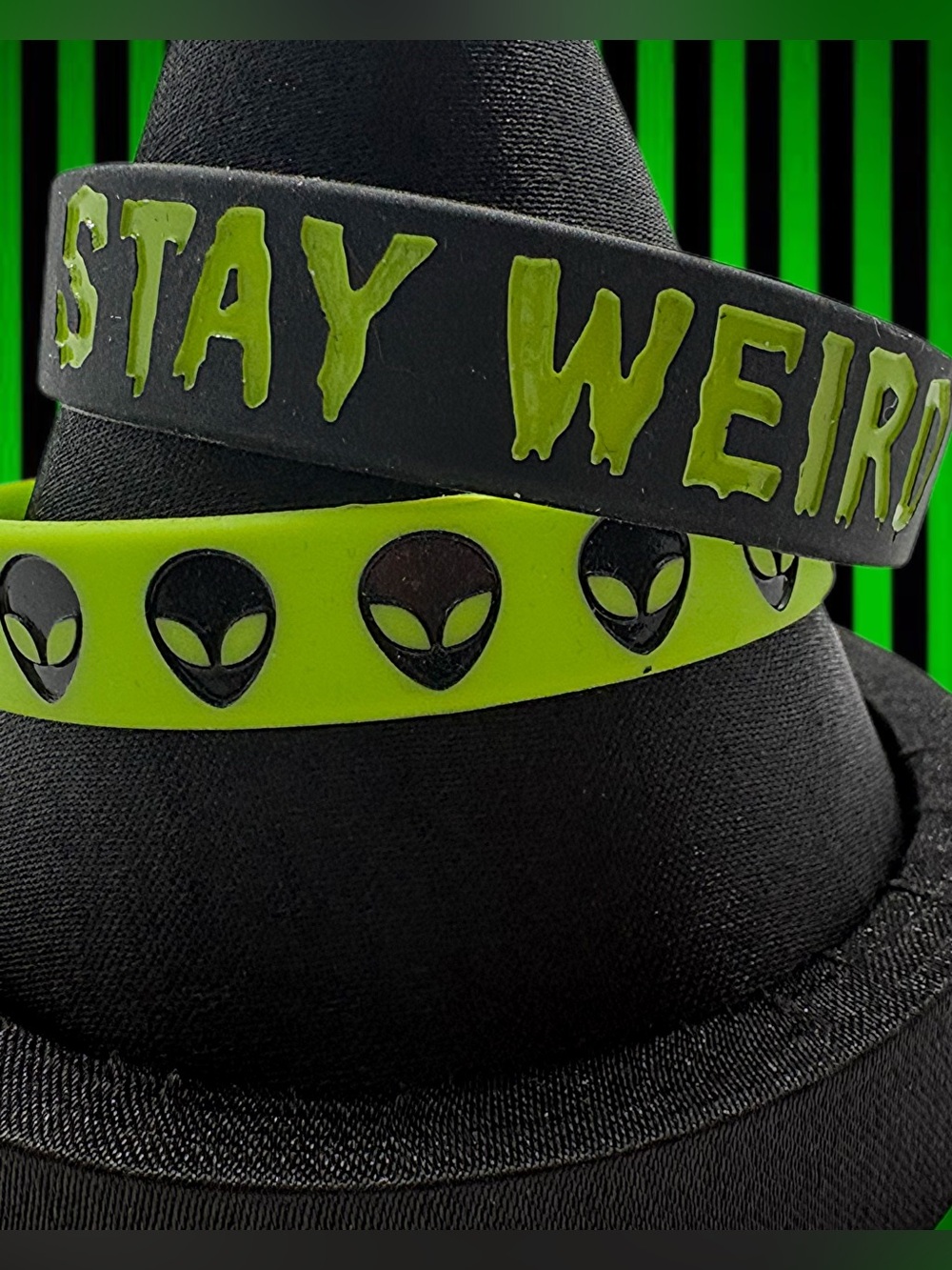 STAY WEIRD Alien Green Black Rubber Bracelet Set